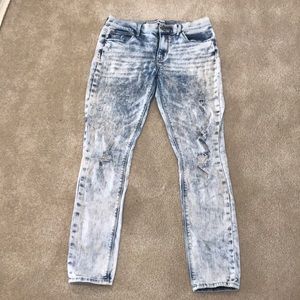 Express Jeans acid-wash, mid-rise ripped leggings!